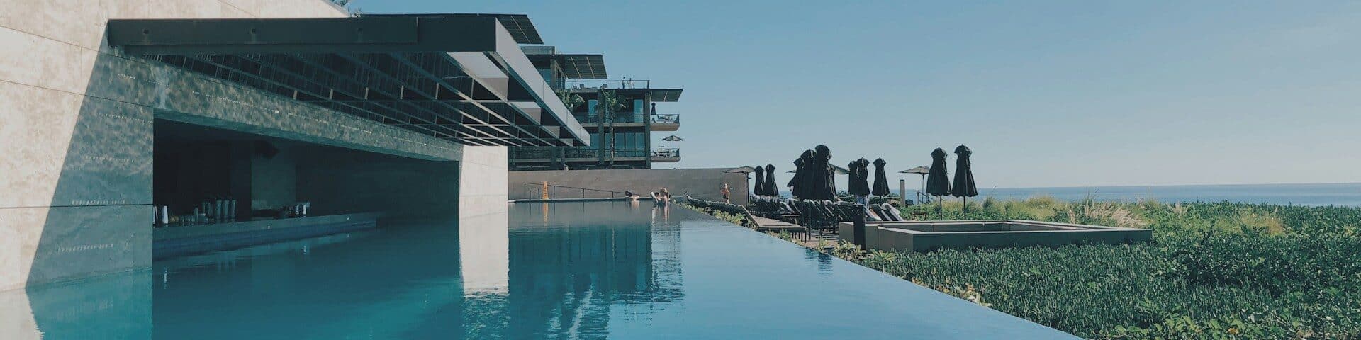 piscine à débordement